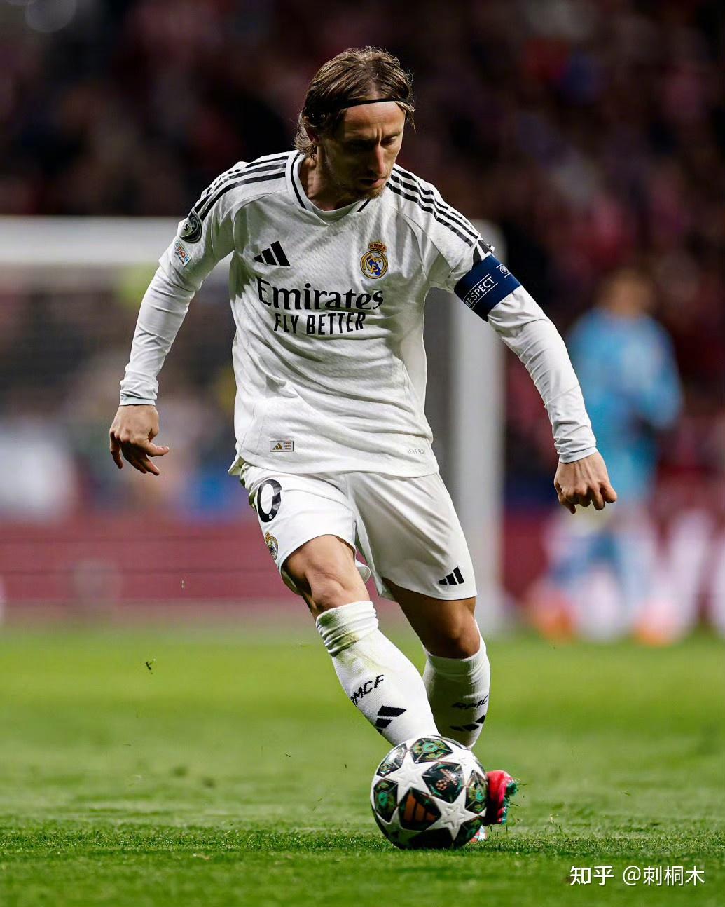 竟是“熟人”？被肘击的奥谢2021年因干扰C罗点球被打一巴掌