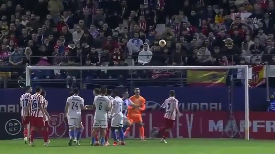 NBA交易市场最新动态：火箭完成签约,