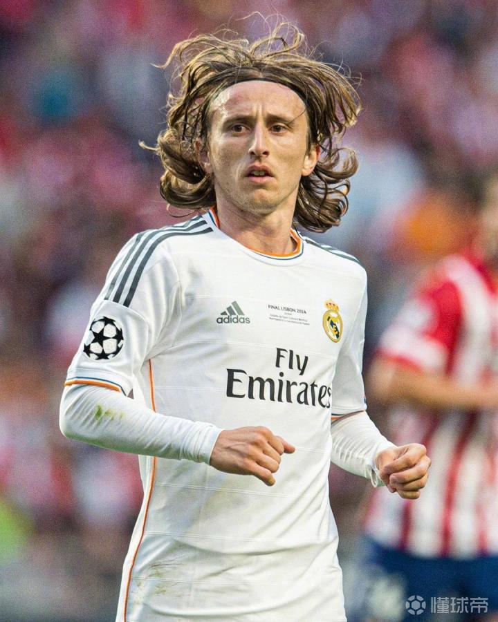 湖人半场高效，两项命中率均超5成，两队狂轰16记三分