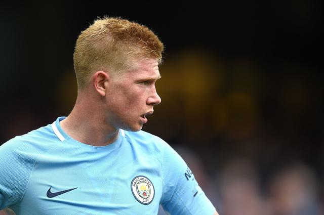 巴甲弗鲁米嫩塞主场采用狗狗球童，鼓励球迷去领养宠物